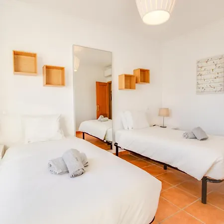 Periquito 2bd Pool Fast Wifi Ac Garden 别墅