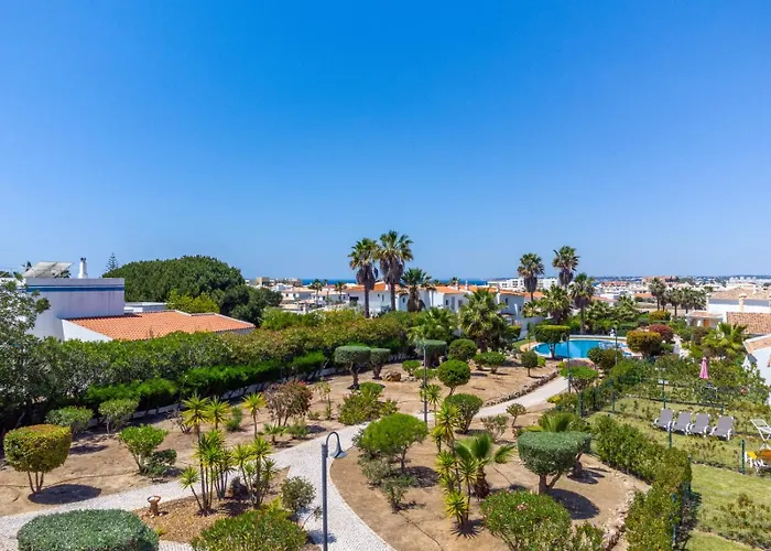 Periquito 2bd Pool Fast Wifi Ac Garden Villa