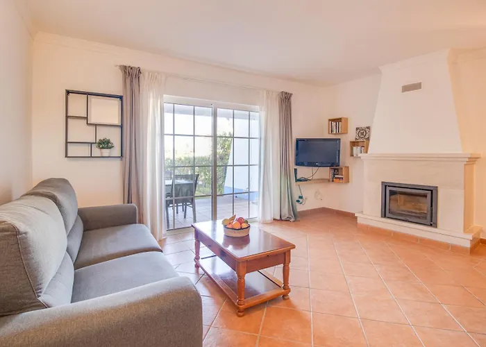 Periquito 2bd Pool Fast Wifi Ac Garden * Albufeira