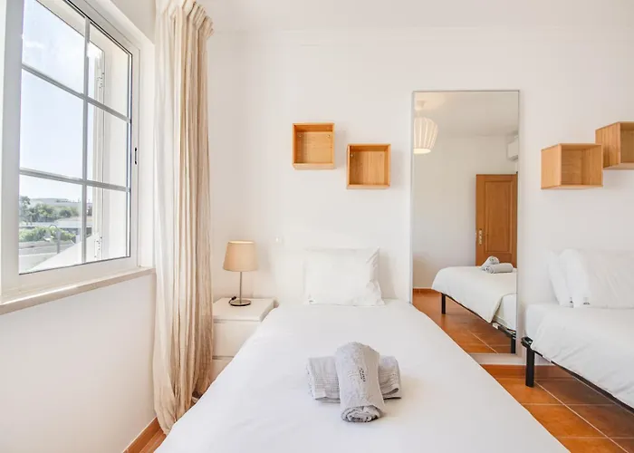 Periquito 2bd Pool Fast Wifi Ac Garden * Albufeira