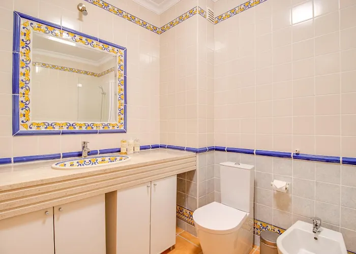 Periquito 2bd Pool Fast Wifi Ac Garden Villa